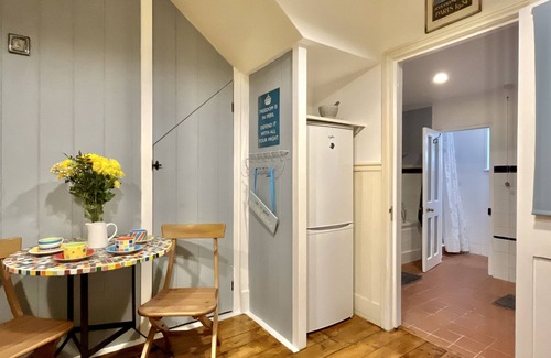 Bognor Regis Cottage | Tern Cottage by inspirestays.com - a cottage that sleeps 4 guests in 2 bedrooms