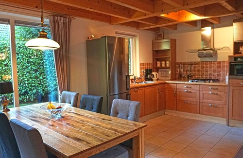 Municipality of Epe House | Terrace Apartment with Lush Garden