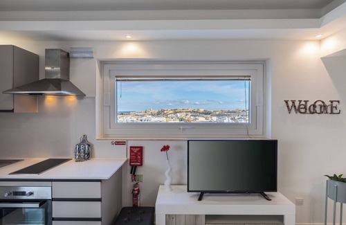 Msida Apartment | Terrace View - A Charming Two Bedrooms Air-Conditioned Penthouse