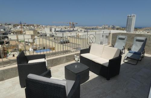 Msida Apartment | Terrace View - Stylish 2 Bedrooms Penthouse AC-WIFI