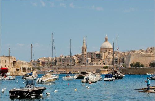 Msida Apartment | Terrace View - Stylish 2 Bedrooms Penthouse AC-WIFI