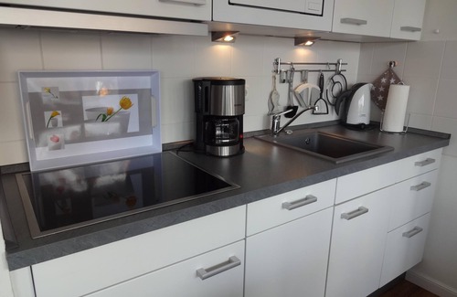 Scharbeutz Apartment | Terraced hill - partial sea view - Strandallee 140, direct beach location
