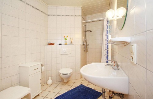 Strackholt Apartment | Terraced house in Strackholt with terrace