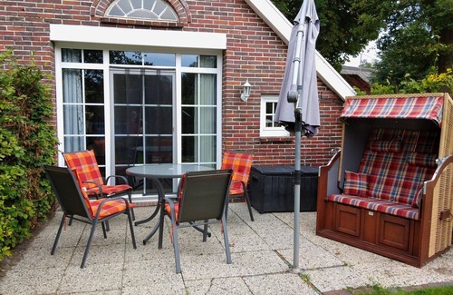 Strackholt Apartment | Terraced house in Strackholt with terrace