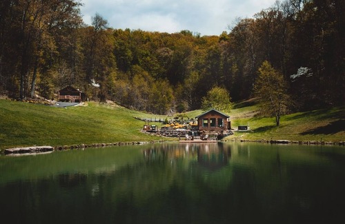 Rockbridge Cabin | Terrapin Hideaway's Pond Slider Studio Cabin, Hocking Hills Logan Laureville Rockbridge Studio Cabin