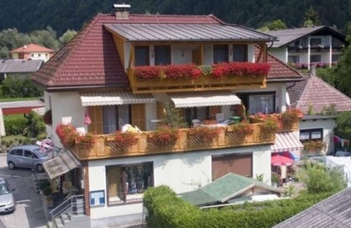Doebriach Bed & Breakfast | Terrassenzimmer 1 - Frühstückspension Käfer
