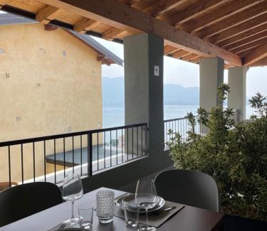 Predore Apartment | Terrazza sulle mura Appartamento Luna