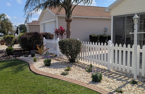 St. Charles House | Terrific 2 bed, 2 bath home in The Villages close to Sumter Landing w/golf cart