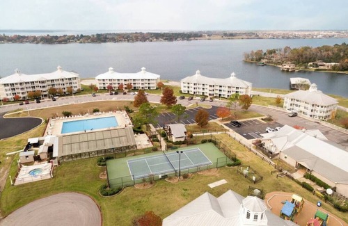 Conroe Apartment | Terrific 2-bedroom apartment in Conroe with fitness room, WiFi, AC