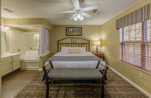 South Lee Resort | Terrific 2-bedroom resort in Lee with WiFi, fitness room, AC