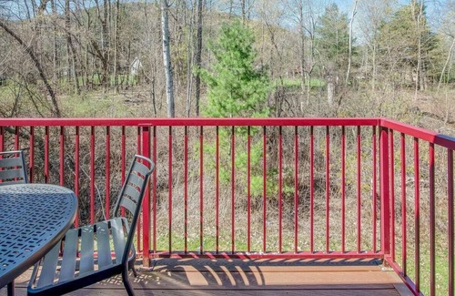 South Lee Resort | Terrific 2-bedroom resort in Lee with WiFi, fitness room, AC
