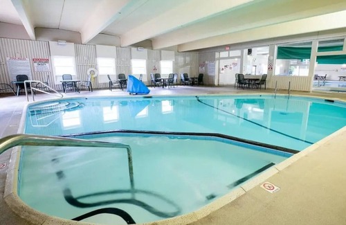 South Lee Resort | Terrific 2-bedroom resort in Lee with WiFi, fitness room, AC