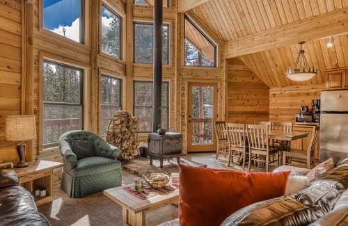 Serene Lakes House | Terrific Mountain Escape W/Wood-Burning Fireplace, Easy Ski Access