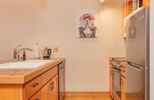 Driggs Condo | Teton Creek Resort Condo, 17 minutes to Grand Targhee Ski Resort,King Size Bed