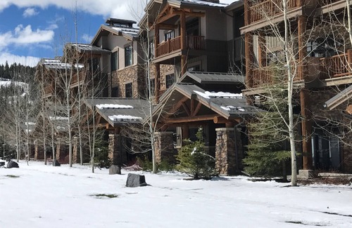 Victor Condo | Teton Springs Resort Condo with large outdoor dining and Underground Parking