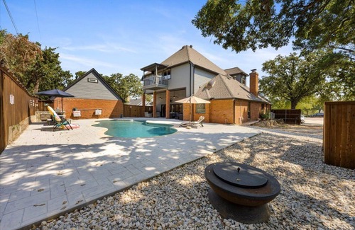 South Arlington House | Texas Country Oasis - Pool, Game Room & Near Stockyards & Arlington