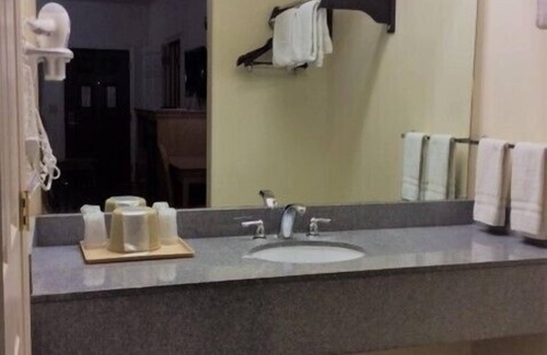 Weslaco Hotel | Texas Inn Weslaco