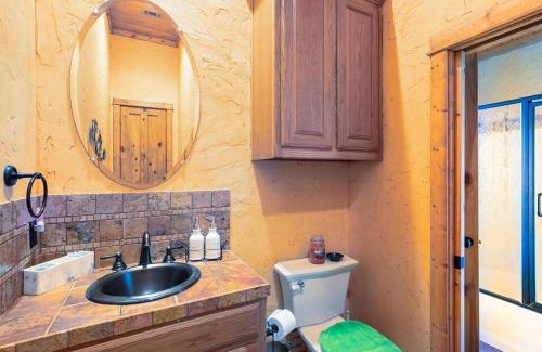 Dallas House | Texas Ranch House with 5 Bedroom and Fish Pond