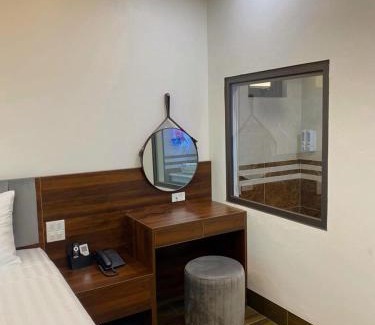 Dong Anh Apartment | Thượng Hải Hotel - by Bay Luxury