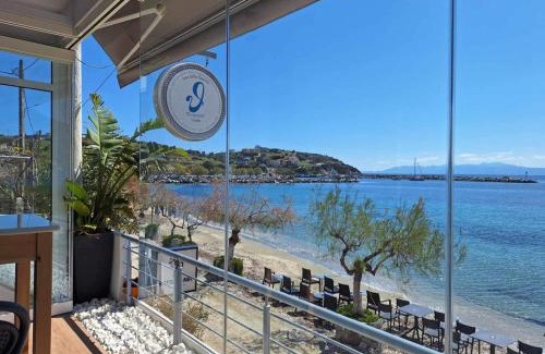 Agii Apostoli Hotel | Thalassa view
