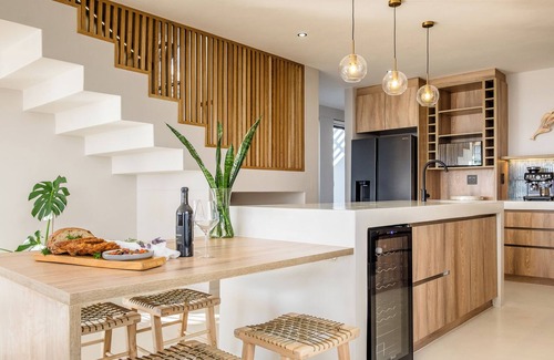 Shelley Point House | Thalassophile is a 4-bedroom house in St Helena Bay with direct Beach Access.