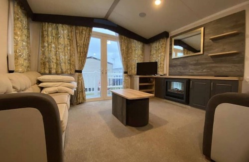 Isle of Grain House | Thameside 6 Sleeper