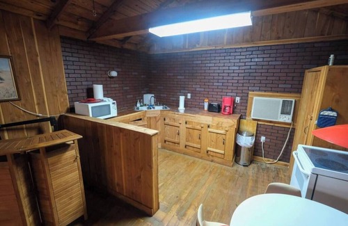 Minden Cabin | That 70s Cabin @ Yellow Rose Canyon