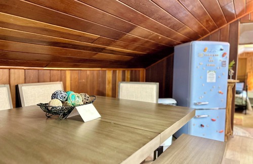 Chesterton Apartment | That 70’s Loft- Peace, Love and a Funky Stay!