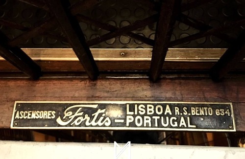 Sao Joao de Deus Apartment | That Place for U - Vintage Deluxe Suite