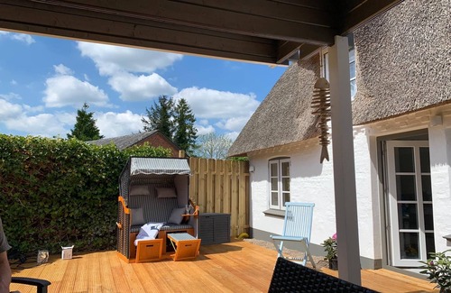 Schwabstedt House | Thatched cottage with sauna house in North Friesland