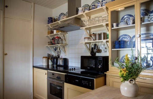 Adare Cottage | Thatched Irish Cottage in Beautiful and Tranquil Countryside