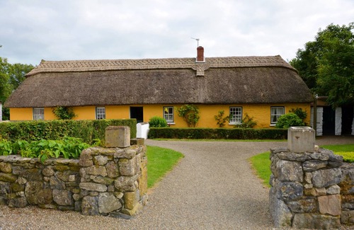 Adare Cottage | Thatched Irish Cottage in Beautiful and Tranquil Countryside