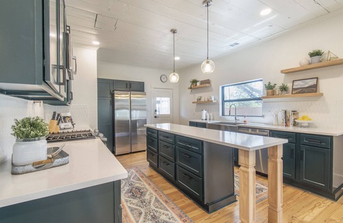 Celina House | The 1913 - The BoHo Chic 4 Bed/2 Bath home in Downtown Celina
