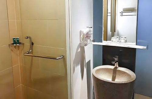 Bogor Tengah Hotel | THE 1O1 Bogor Suryakancana