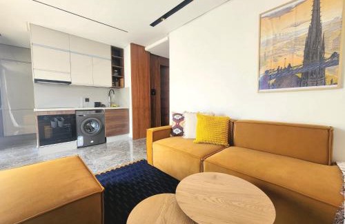 RACINE EXTENSION Apartment | The 28 Triangle d'Or by IB Signature - Stylish two-Bedroom flat - Wifi, Self Check-in, Day and Night Security, Terrace, Swimming pool, free parking close to all facilities
