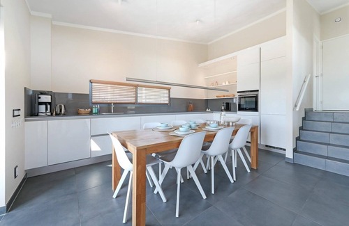 Ouddorp House | The 4 person Villa Super VIP features a luxurious and comfortably furnished interior, terrace with views over the water, perfect with children.