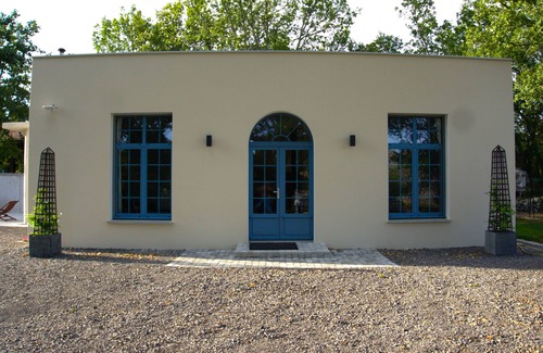 Saint Alban Auriolles Villa | The 4* Summer Pavilion - elegant and bright