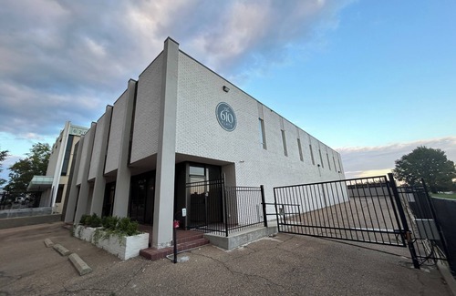 Downtown Jackson Apartment | The 610 Flats: Vueve 'n Vogue #27