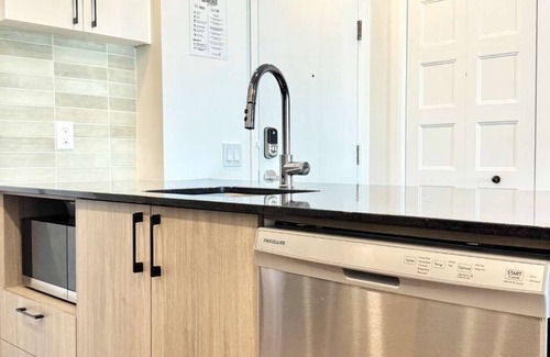 Saint-Roch Apartment | The 708 | For 4 | Free Parking | Pool + BBQ
