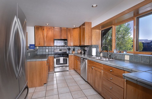Crested Butte House | The 8th Green of the Club at CB! Dog Friendly!