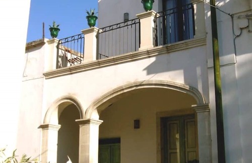 Spongano House | The abode of Flora