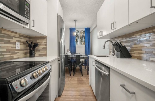 Mission District Apartment | The Abstract | 3BR Condo Near 17th Ave & Stampede!