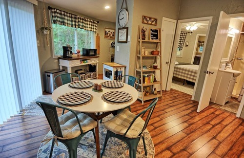 Mill Ridge Cottage | The Acorn House-Open for Bookings! Great Location, Seeps 6