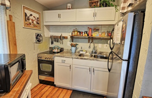 Mill Ridge Cottage | The Acorn House-Open for Bookings! Great Location, Seeps 6