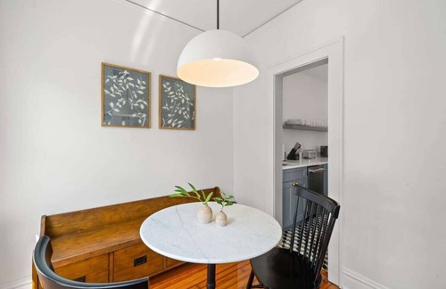 Hyde Park Apartment | The Adaline #2 | Beautiful Hyde Park 1BR Suite