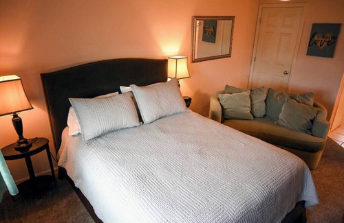 Fairbanks Apartment | The Adamina - Valdez Suite