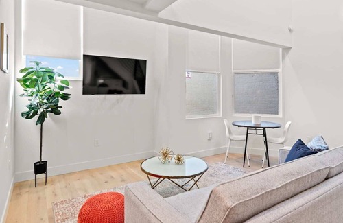 Pacific Heights Apartment | The Addison by Kasa | Stylish Loft | San Francisco
