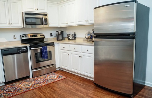 Goldsboro Apartment | The Alexander Craige Blue Loft