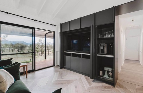 Glen Davis House | The Alice Escape