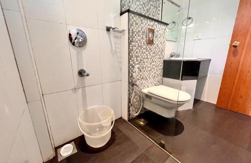 Ramanuj Ganj Hotel | The Amber Signature Vrindavan # A Luxury Hotel With #Lift# Parking# Ac Rooms# & Elegant interior # Near Prem Mandir